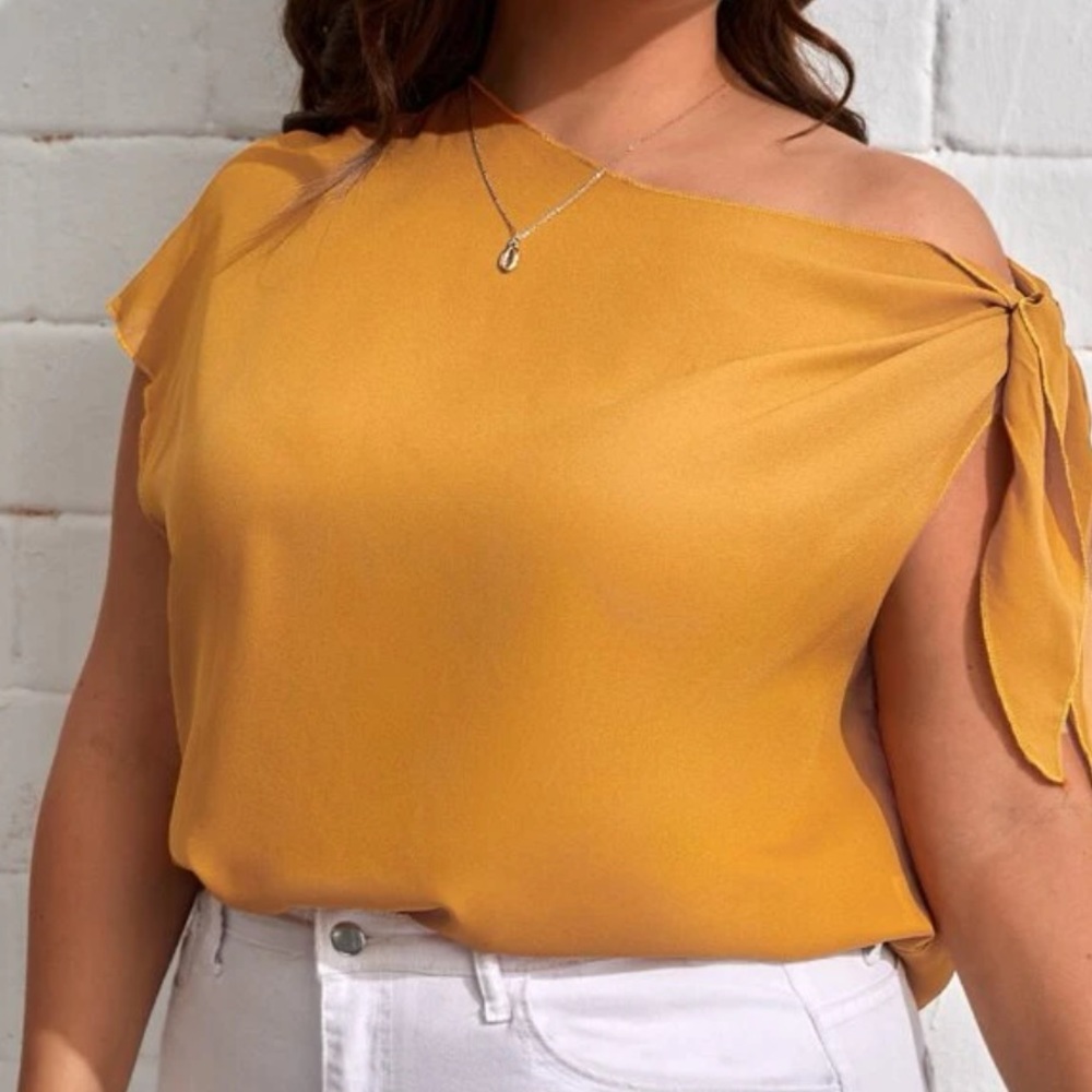 Plus Asymmetric Neck Knot Side Blouse
